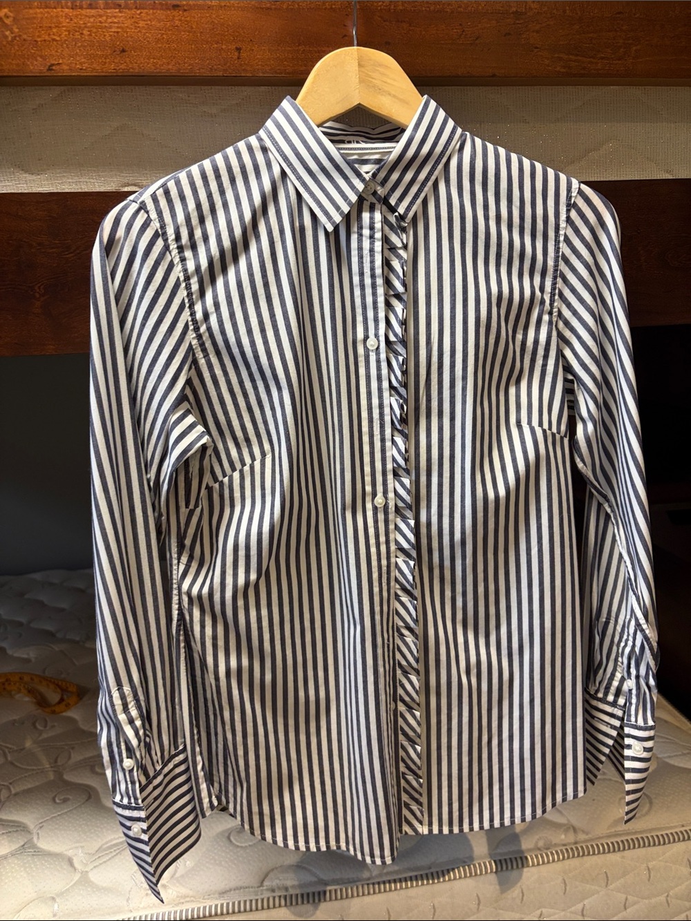 Banana Republic button down shirt size 4